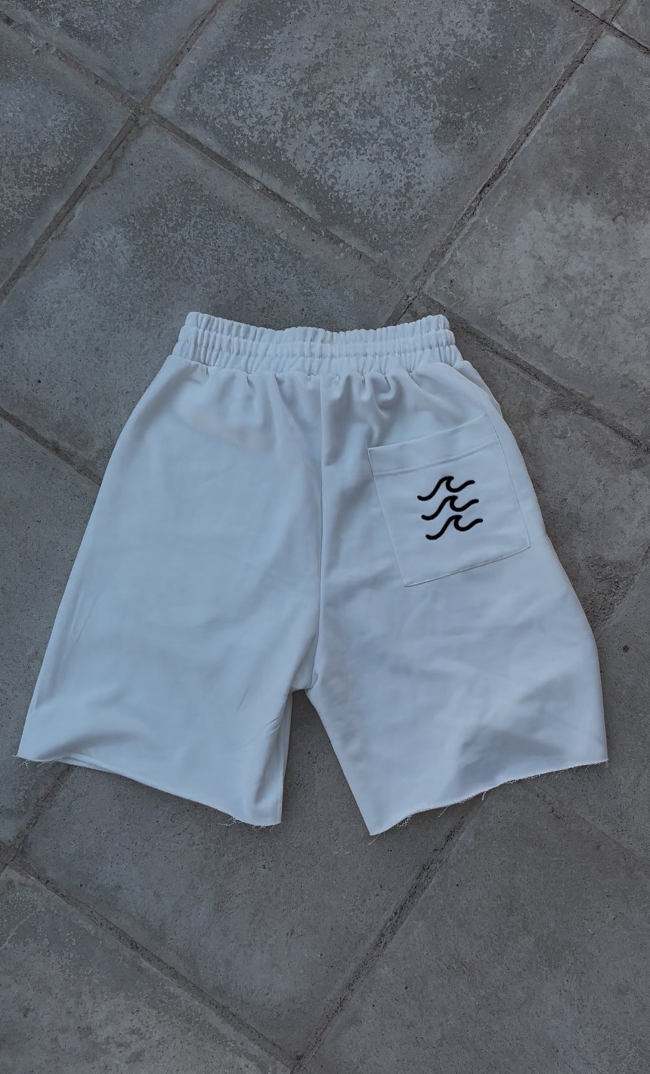 Shorts (Black waves)